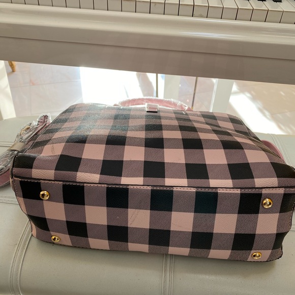Pink tote bag and wristlet MKF mia collection 2 pc.
